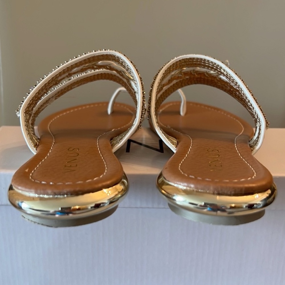 Beautiful!! White Toe Ring Flat Strapy Sandals. - image 4